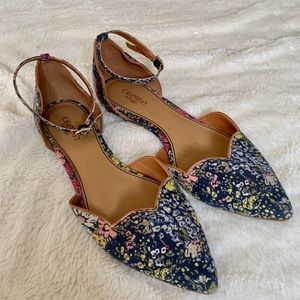Vintage Style Floral Flats